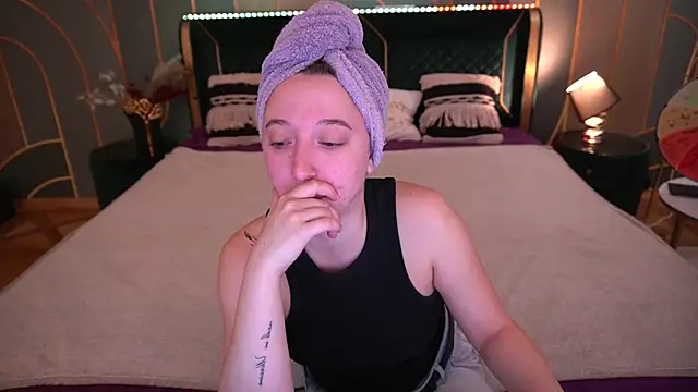 MonAmourrrR online show from 09-25-25, 05:44