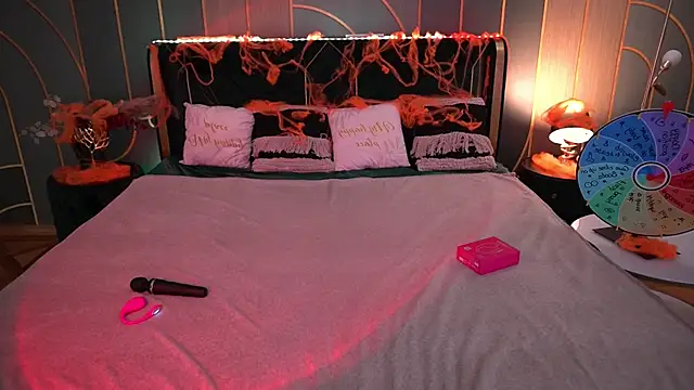 MonAmourrrR online show from 10-17-25, 06:05