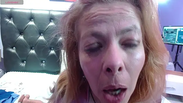 Snapshot of sophia_ny chatting on 01-11-25, 10:07 sophia ny online show from 01-11-25, 10:07