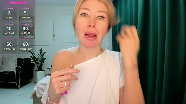 Jolie Ozolla online show from 12-09-24, 04:45