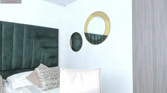 BarbaraKnox  online show from 12-19-24, 12:12