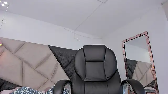 BarbaraKnox  online show from 06-20-26, 06:22
