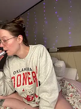 Sweetdee222x online show from 09-28-25, 01:22