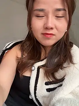 Efangfang online show from 12-16-24, 08:52