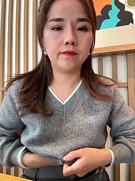 Efangfang online show from 12-23-24, 04:22