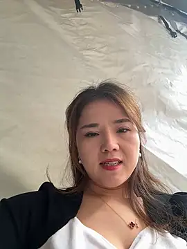 Efangfang online show from 12-24-24, 03:27