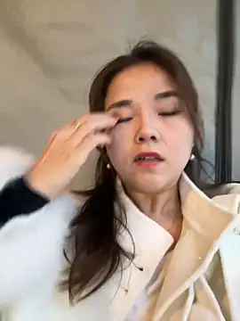 Efangfang online show from 12-24-24, 09:50