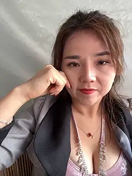 Efangfang online show from 12-25-24, 04:22