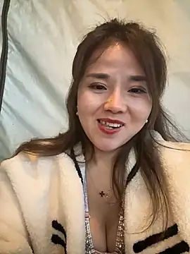 Efangfang online show from 12-25-24, 10:28