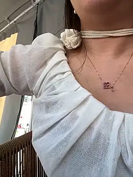 Efangfang online show from 12-30-24, 08:43