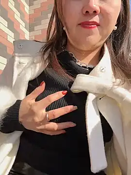 Efangfang online show from 01-17-25, 06:57