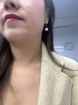 Efangfang online show from 02-23-25, 12:48