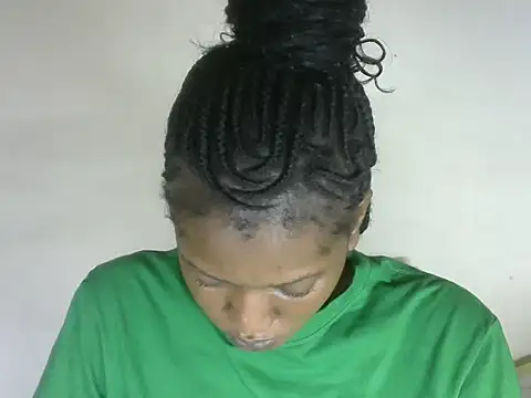 Pretty-emmie online show from 10-31-25, 05:52