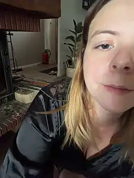 Nina blain online show from 12-05-25, 01:42