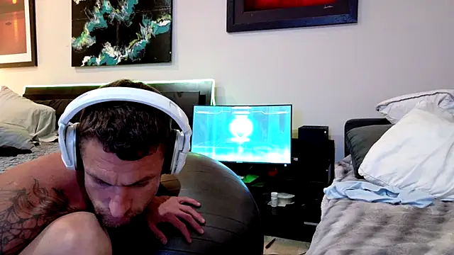 Snapshot of klownman1 chatting on 01-19-26, 05:11 klownman1 online show from 01-19-26, 05:11