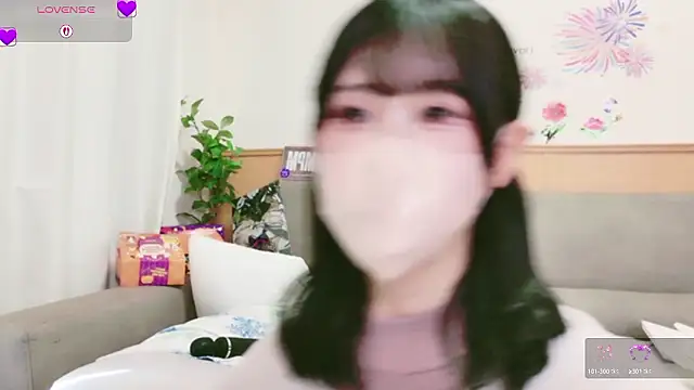 Conatsu online show from 10-29-25, 04:37