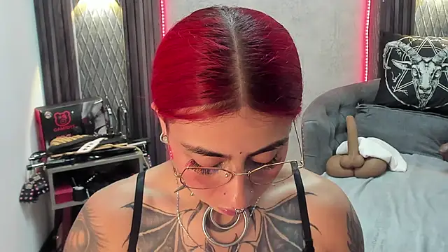 selene red  online show from 02-11-25, 07:38