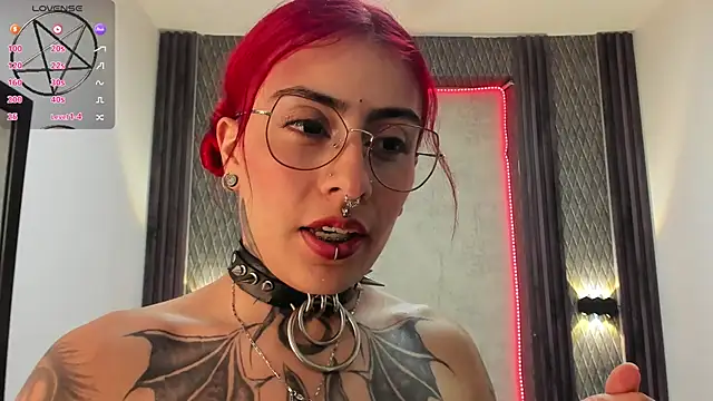 selene red  online show from 02-17-25, 07:21