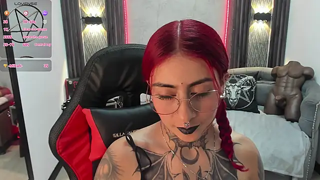 selene red  online show from 02-20-25, 03:41