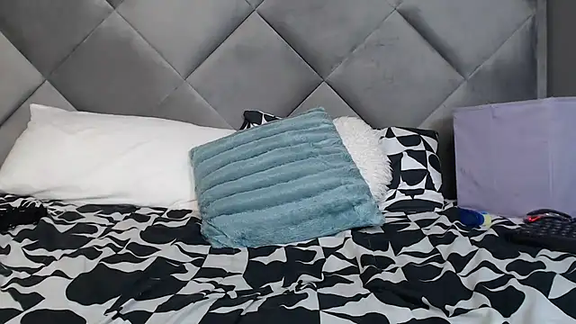 LOYAL SASHA online show from 12-26-24, 01:18