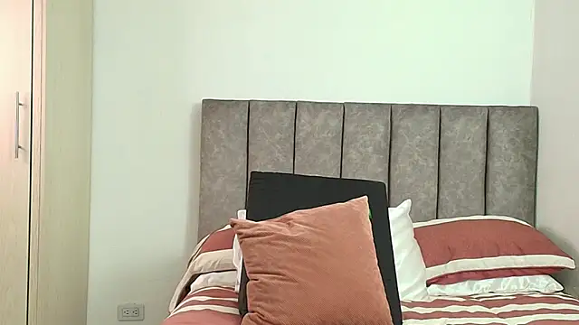 karina lewis  online show from 05-02-26, 05:12