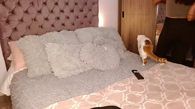 Roussmariehenao online show from 10-10-25, 09:19