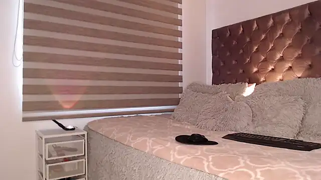 Roussmariehenao online show from 10-28-25, 03:36