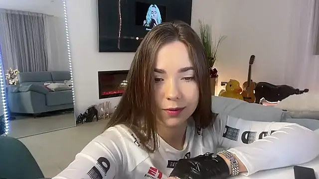 Mika Miller online show from 02-03-26, 05:05