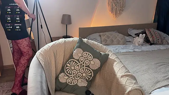 jennetdoll online show from 10-06-25, 12:35