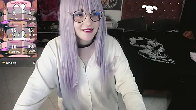 Snapshot of Avril2001 chatting on 12-10-24, 02:27 Avril2001 online show from 12-10-24, 02:27