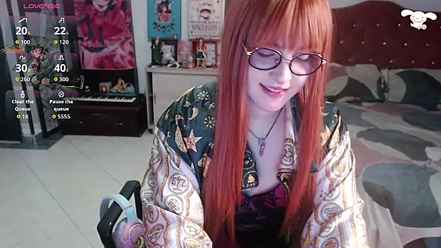 Snapshot of Avril2001 chatting on 10-20-25, 03:18 Avril2001 online show from 10-20-25, 03:18