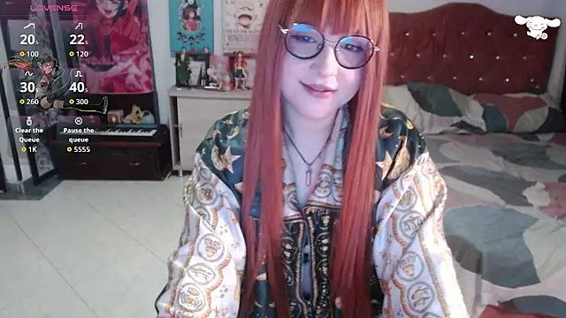 Snapshot of Avril2001 chatting on 10-26-25, 12:27 Avril2001 online show from 10-26-25, 12:27