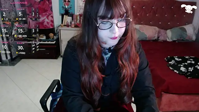 Snapshot of Avril2001 chatting on 02-12-26, 03:12 Avril2001 online show from 02-12-26, 03:12