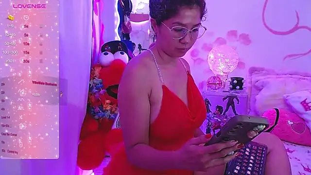 Snapshot of dainaflowers chatting on 03-16-26, 04:51 dainaflowers online show from 03-16-26, 04:51