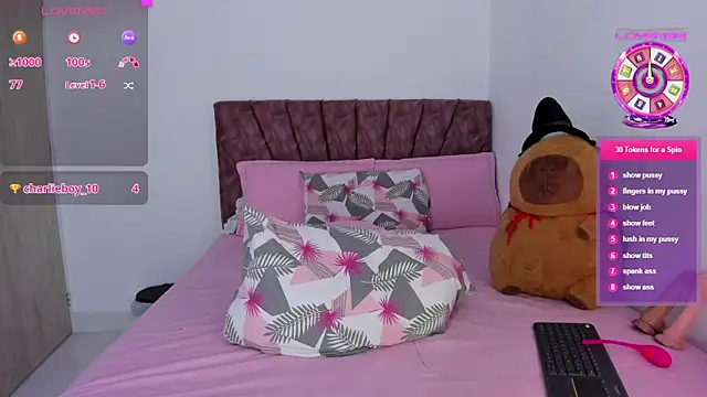 Snapshot of eliss_sweet chatting on 10-31-25, 03:18 eliss sweet online show from 10-31-25, 03:18