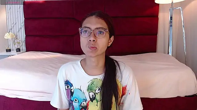 Snapshot of sara_saenz99 chatting on 01-25-25, 04:35 sara saenz99 online show from 01-25-25, 04:35