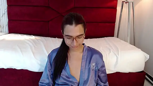 Snapshot of sara_saenz99 chatting on 02-01-25, 01:34 sara saenz99 online show from 02-01-25, 01:34