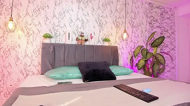 Snapshot of aihnoa_split chatting on 10-11-25, 12:58 aihnoa split online show from 10-11-25, 12:58