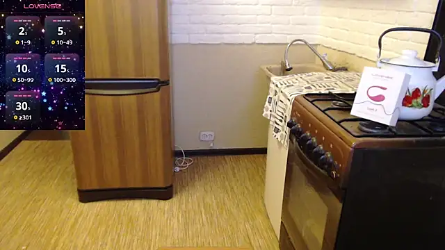 Snapshot of sweetpeash33 chatting on 12-16-24, 10:50 sweetpeash33 online show from 12-16-24, 10:50