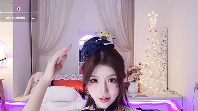 Snapshot of Momoever123456 chatting on 07-18-26, 02:32 Momoever123456 online show from 07-18-26, 02:32