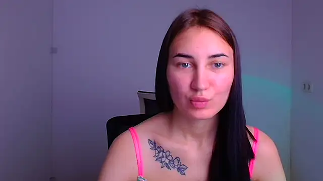 Snapshot of Jennifer_Blum chatting on 12-10-24, 09:55 Jennifer Blum online show from 12-10-24, 09:55