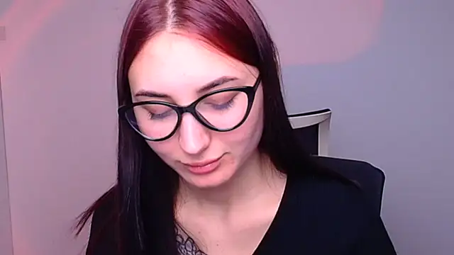 Snapshot of Jennifer_Blum chatting on 02-08-25, 11:24 Jennifer Blum online show from 02-08-25, 11:24