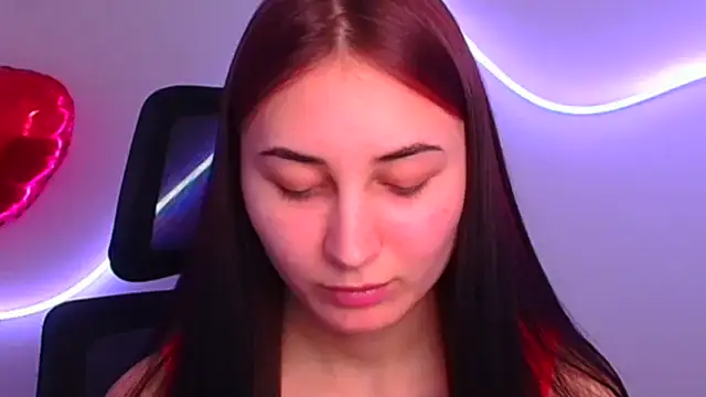 Snapshot of Jennifer_Blum chatting on 02-25-25, 06:20 Jennifer Blum online show from 02-25-25, 06:20