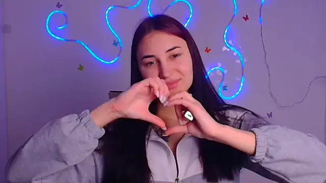 Snapshot of Jennifer_Blum chatting on 03-04-25, 01:06 Jennifer Blum online show from 03-04-25, 01:06