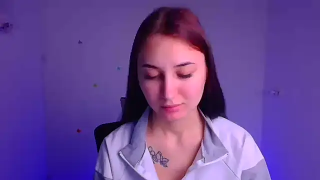 Snapshot of Jennifer_Blum chatting on 03-21-25, 05:54 Jennifer Blum online show from 03-21-25, 05:54