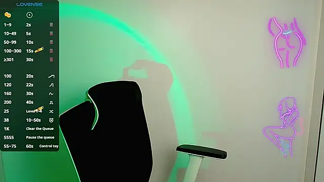 Snapshot of Jennifer_Blum chatting on 10-12-25, 07:18 Jennifer Blum online show from 10-12-25, 07:18