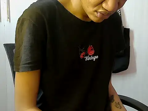 Destiny Desire online show from 09-29-25, 09:47