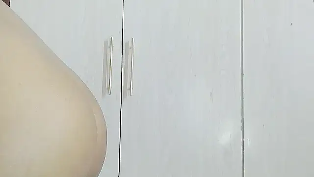 Destiny Desire online show from 05-06-26, 01:05
