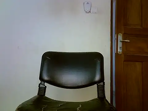 Snapshot of SWEETRENNE_ chatting on 03-17-25, 04:51 SWEETRENNE online show from 03-17-25, 04:51