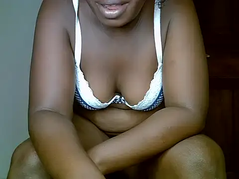 Snapshot of SWEETRENNE_ chatting on 03-23-25, 12:36 SWEETRENNE online show from 03-23-25, 12:36